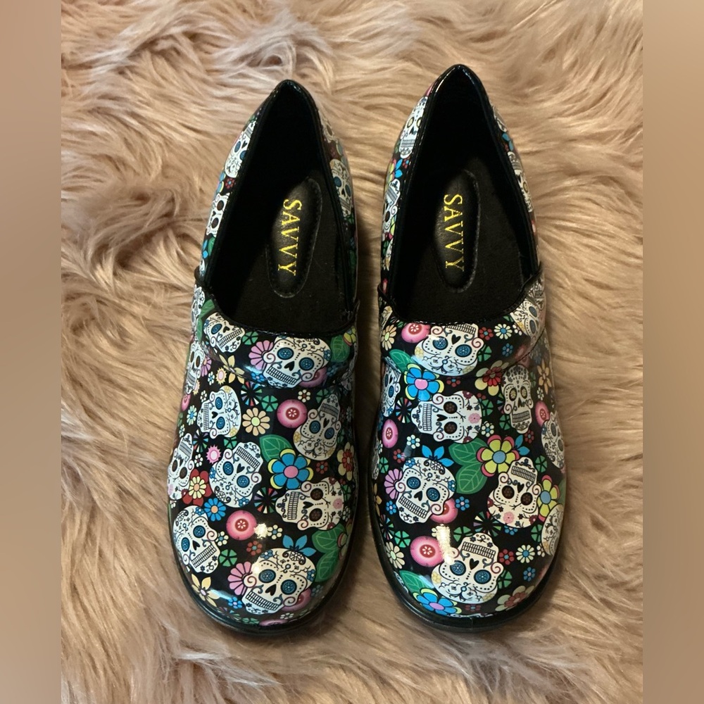 #Savvy Sugar Skull Clogs - Size 8.5 Comfortable nurse - Picture 2 of 5